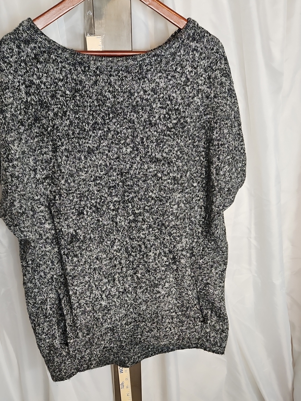 New York & Company Marled Black and White Crewneck Sweater L